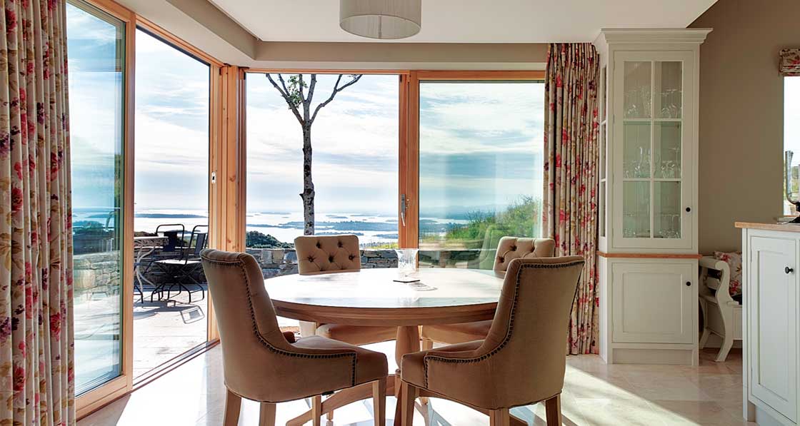 Traditional Irish cottage 02