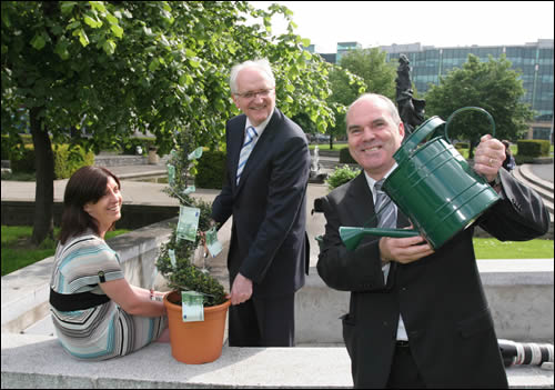 green_awardsbig.jpg green_awardsbig.jpg