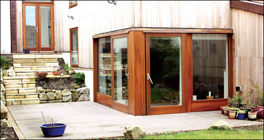 Due to the slope of the garden, the architects were able to add a two storey extension to a single storey dwelling Due to the slope of the garden, the architects were able to add a two storey extension to a single storey dwelling